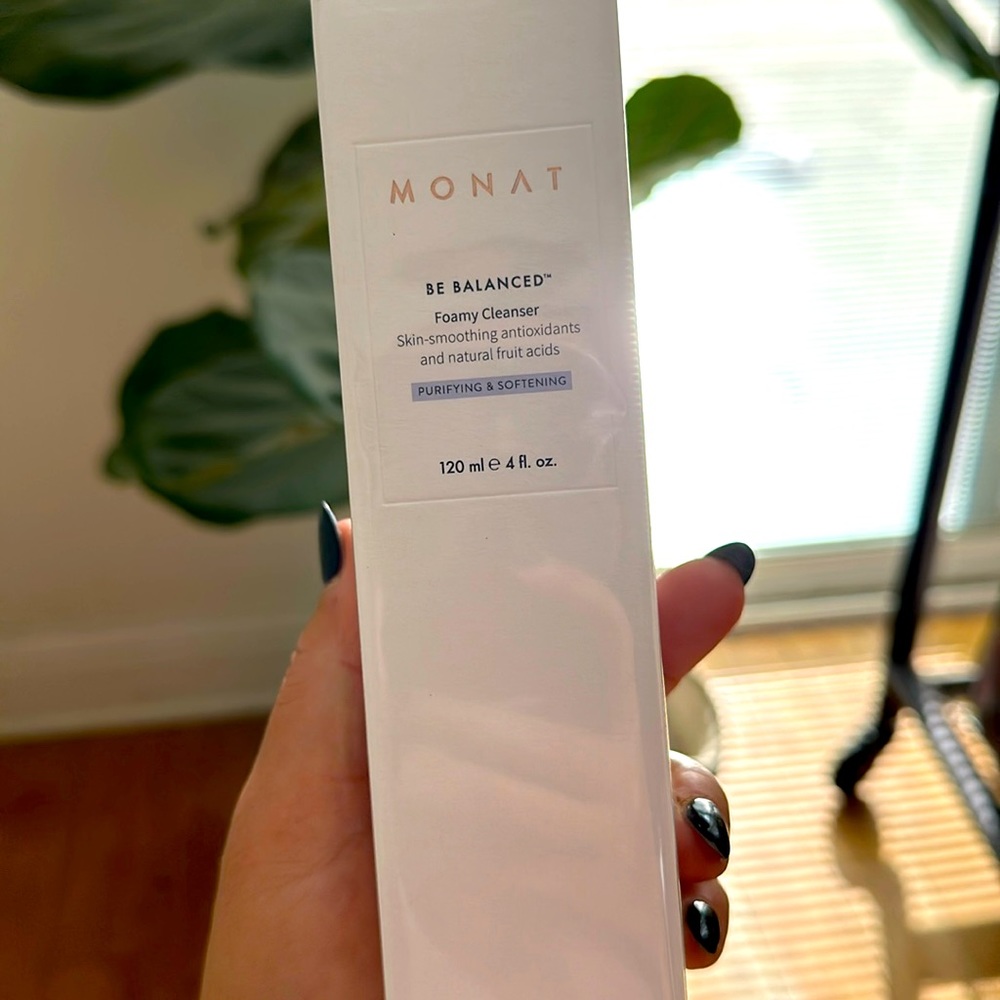Monat Be Balanced Foamy Cleanser